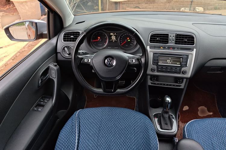 Used Volkswagen Polo 2014 1.6L Cross Polo Automatic Steering Wheel