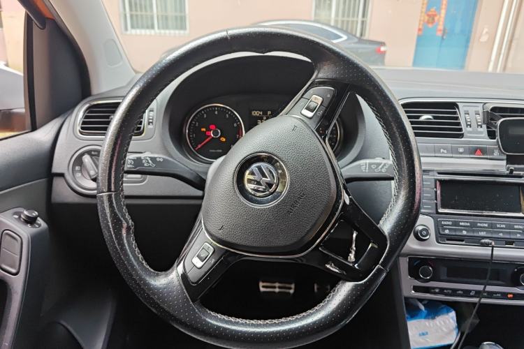 Used Volkswagen Polo 2014 1.6L Cross Polo Automatic Steering Wheel