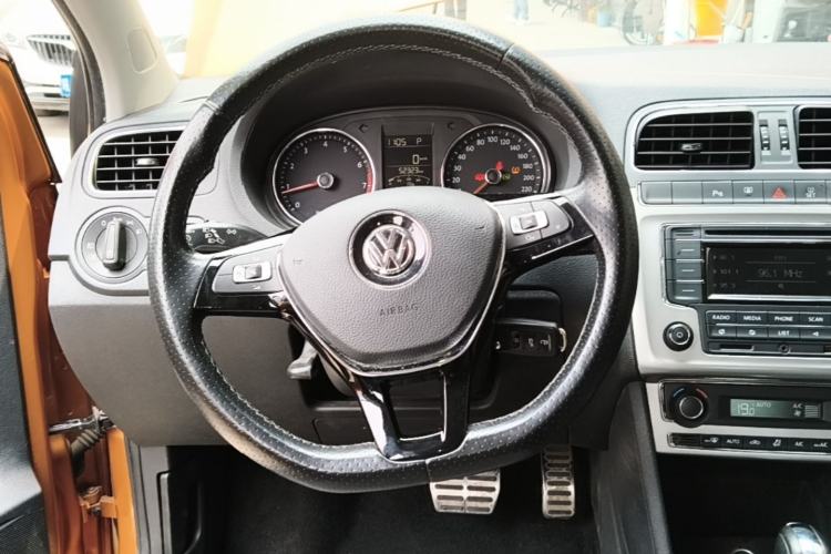 Used Volkswagen Polo 2014 1.6L Cross Polo Automatic Steering Wheel
