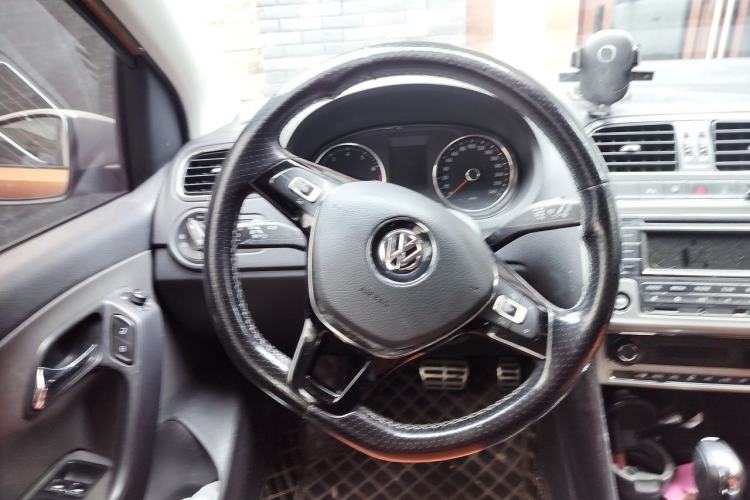 Used Volkswagen Polo 2014 1.6L Cross Polo Automatic Steering Wheel