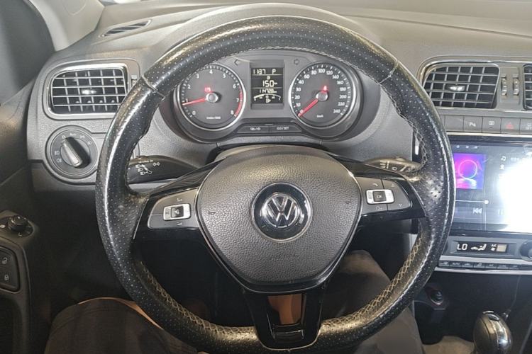 Used Volkswagen Polo 2014 1.6L Cross Polo Automatic Steering Wheel
