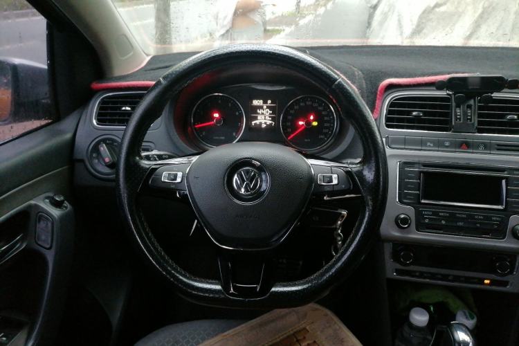 Used Volkswagen Polo 2014 1.6L Cross Polo Automatic Steering Wheel