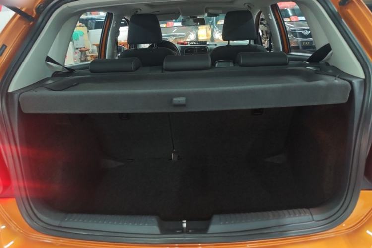 Used Volkswagen Polo 2014 1.6L Cross Polo Automatic Trunk