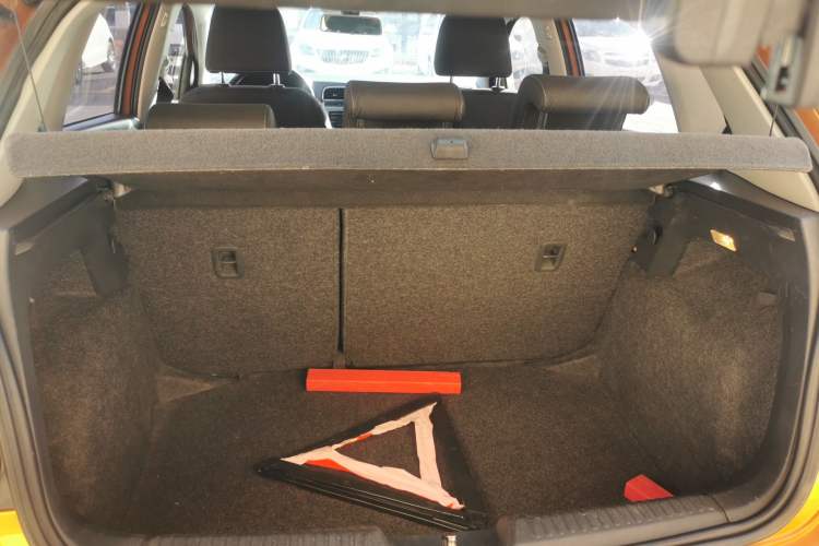 Used Volkswagen Polo 2014 1.6L Cross Polo Automatic Trunk