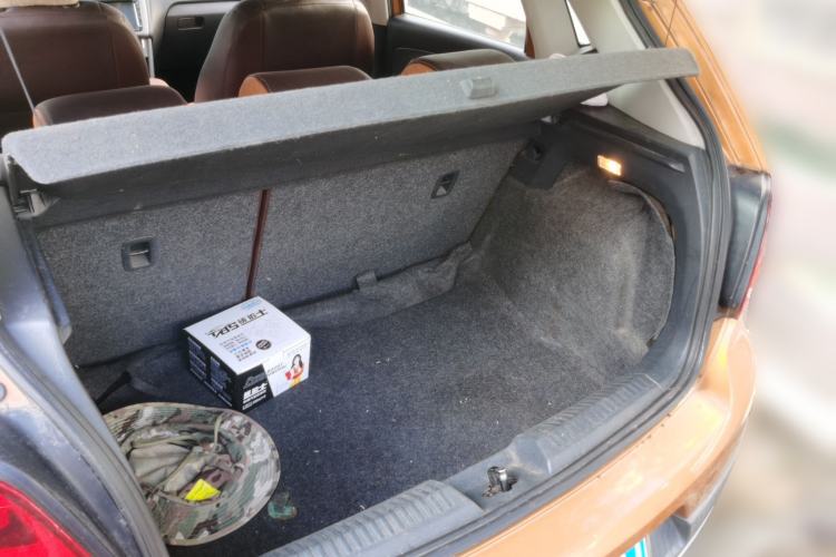 Used Volkswagen Polo 2014 1.6L Cross Polo Automatic Trunk