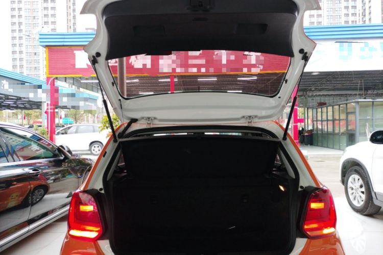 Used Volkswagen Polo 2014 1.4L Manual Fashion Edition Trunk