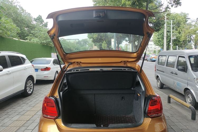 Used Volkswagen Polo 2014 1.6L Cross Polo Automatic Trunk
