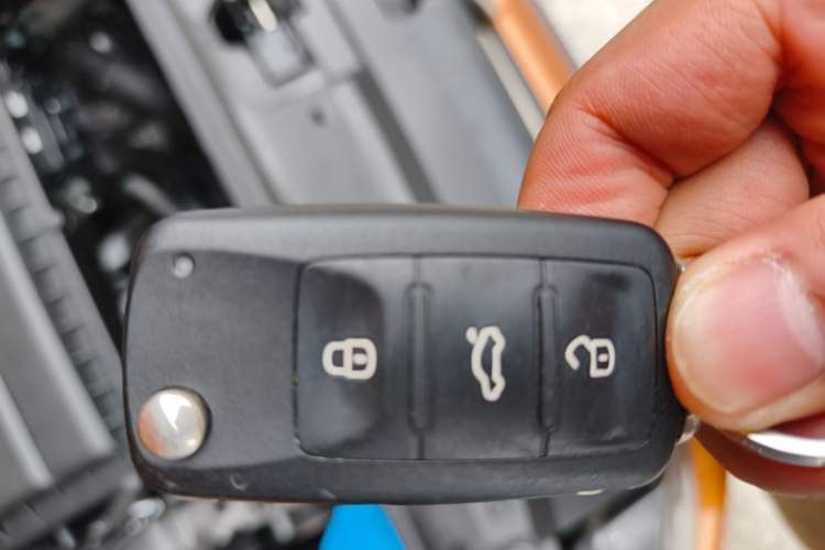 Used Volkswagen Polo 2014 1.6L Cross Polo Automatic Vehicle Key