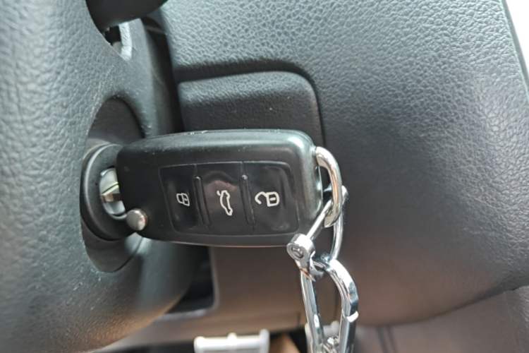Used Volkswagen Polo 2014 1.6L Cross Polo Automatic Vehicle Key