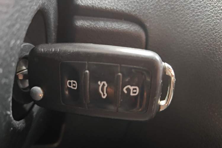 Used Volkswagen Polo 2014 1.6L Cross Polo Automatic Vehicle Key