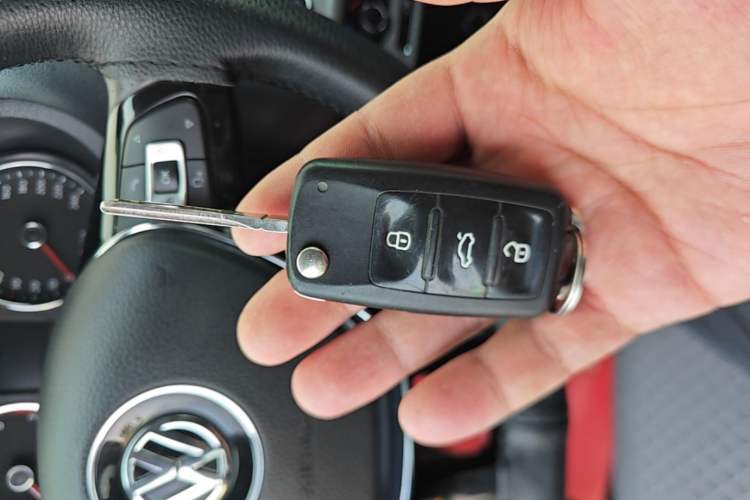 Used Volkswagen Polo 2014 1.6L Cross Polo Automatic Vehicle Key
