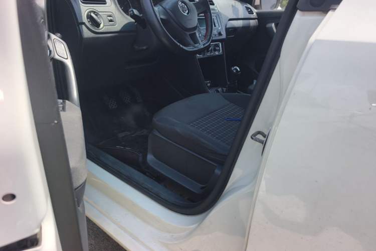Used Volkswagen Polo 2014 1.6L Manual Comfort Edition Driver Seat