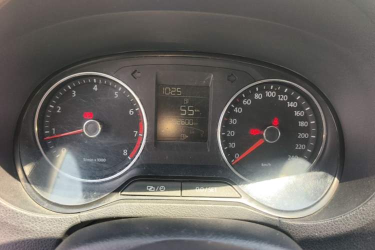 Used Volkswagen Polo 2014 1.6L Manual Comfort Edition Instrument Cluster