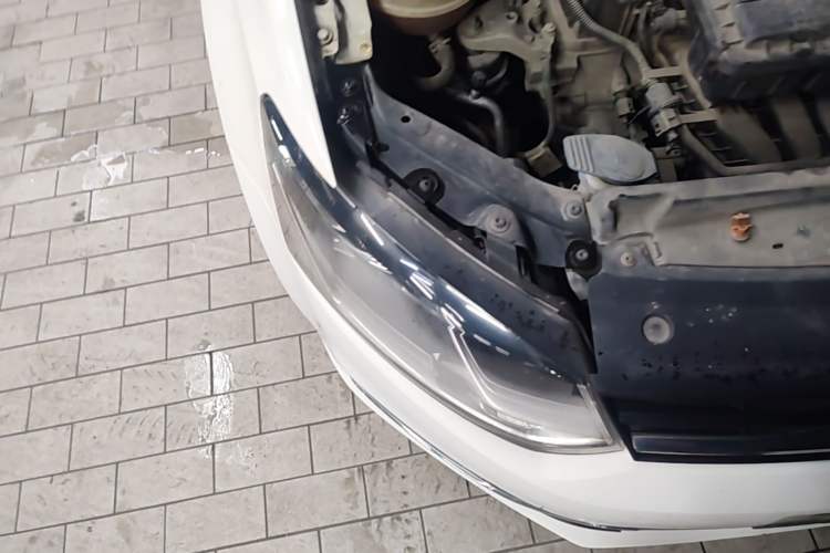 Used Volkswagen Polo 2014 1.6L Automatic Comfort Edition Right Front Headlight