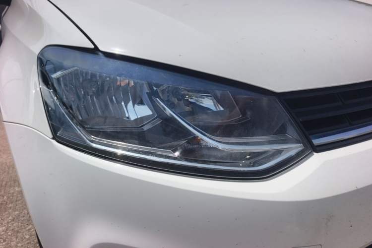 Used Volkswagen Polo 2014 1.6L Manual Comfort Edition Right Front Headlight