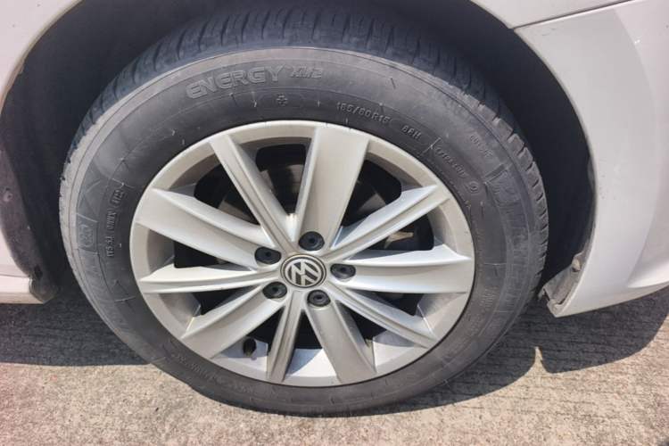 Used Volkswagen Polo 2014 1.6L Manual Comfort Edition Right Front Wheel Hub