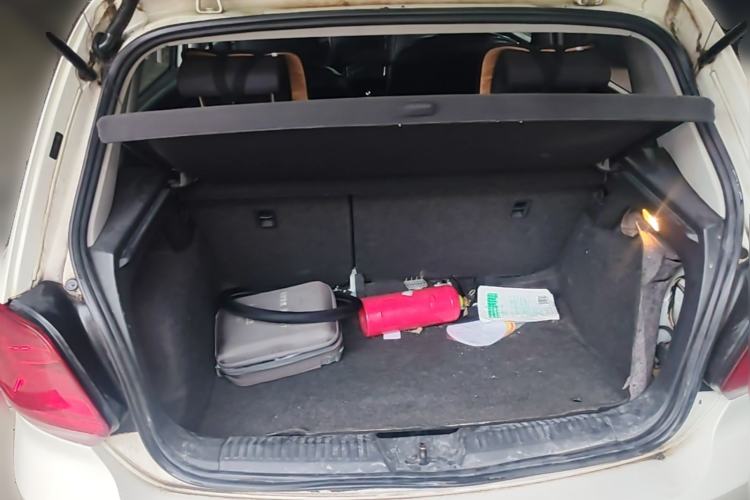 Used Volkswagen Polo 2014 1.6L Automatic Comfort Edition Trunk