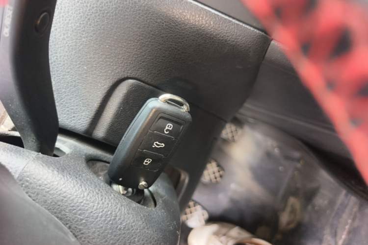 Used Volkswagen Polo 2014 1.6L Manual Comfort Edition Vehicle Key