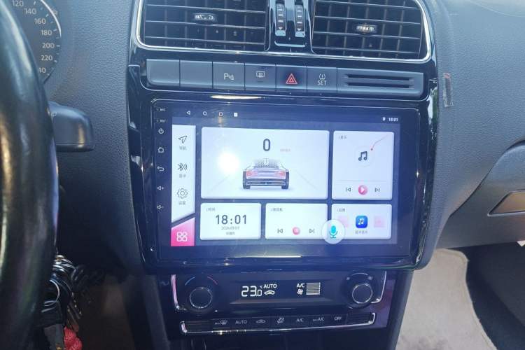 Used Volkswagen Polo 2014 1.6L Automatic Luxury Edition Audio And AC Panel