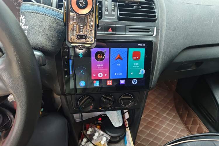Used Volkswagen Polo 2014 1.4L Manual Fashion Edition Audio And AC Panel