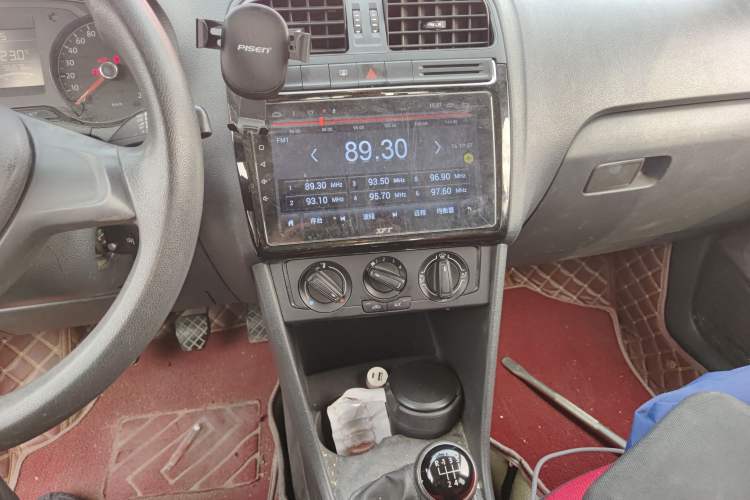 Used Volkswagen Polo 2014 1.4L Manual Fashion Edition Audio And AC Panel