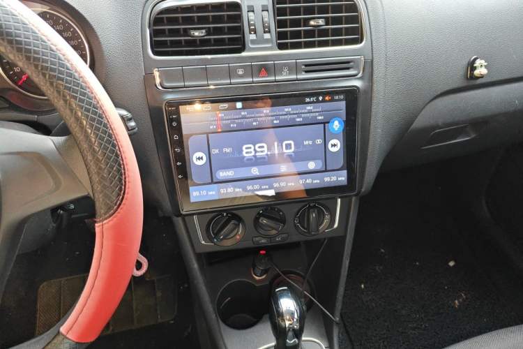 Used Volkswagen Polo 2014 1.4L Automatic Comfort Edition Audio And AC Panel