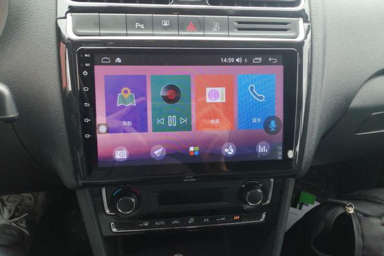 Used Volkswagen Polo 2014 1.6L Automatic Luxury Edition Audio And AC Panel