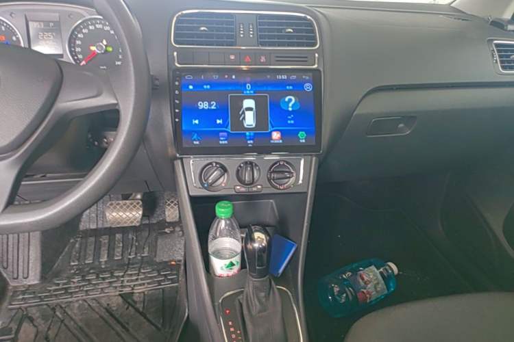 Used Volkswagen Polo 2014 1.6L Automatic Comfort Edition Audio And AC Panel
