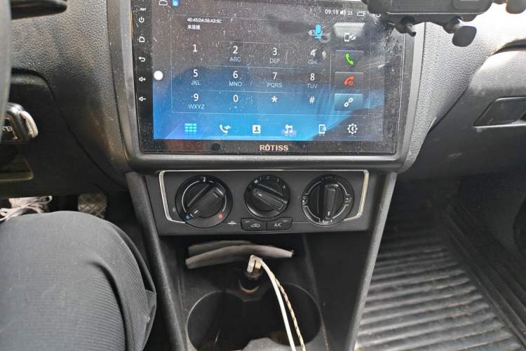 Used Volkswagen Polo 2014 1.6L Manual Comfort Edition Audio And AC Panel
