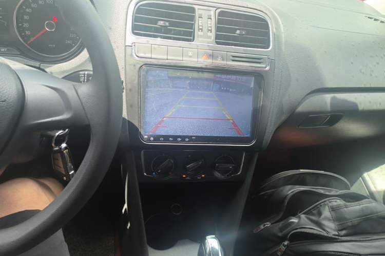 Used Volkswagen Polo 2014 1.6L Automatic Comfort Edition Audio And AC Panel