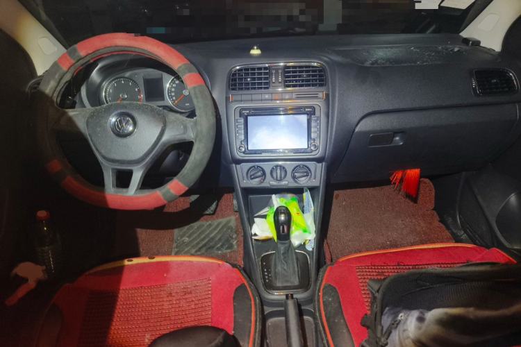 Used Volkswagen Polo 2014 1.4L Automatic Comfort Edition Center Console