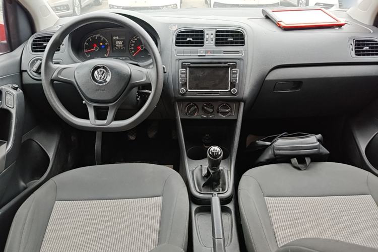Used Volkswagen Polo 2014 1.4L Manual Fashion Edition Center Console