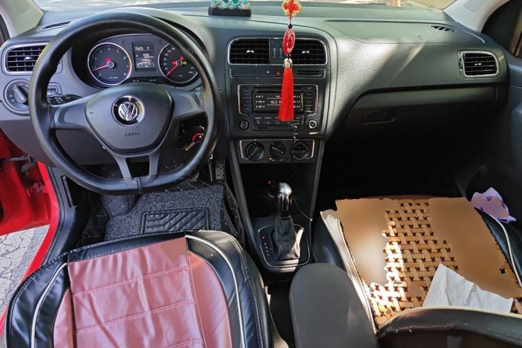 Used Volkswagen Polo 2014 1.4L Automatic Comfort Edition Center Console