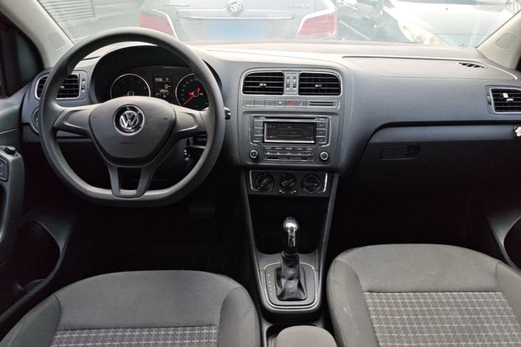 Used Volkswagen Polo 2014 1.4L Automatic Comfort Edition Center Console