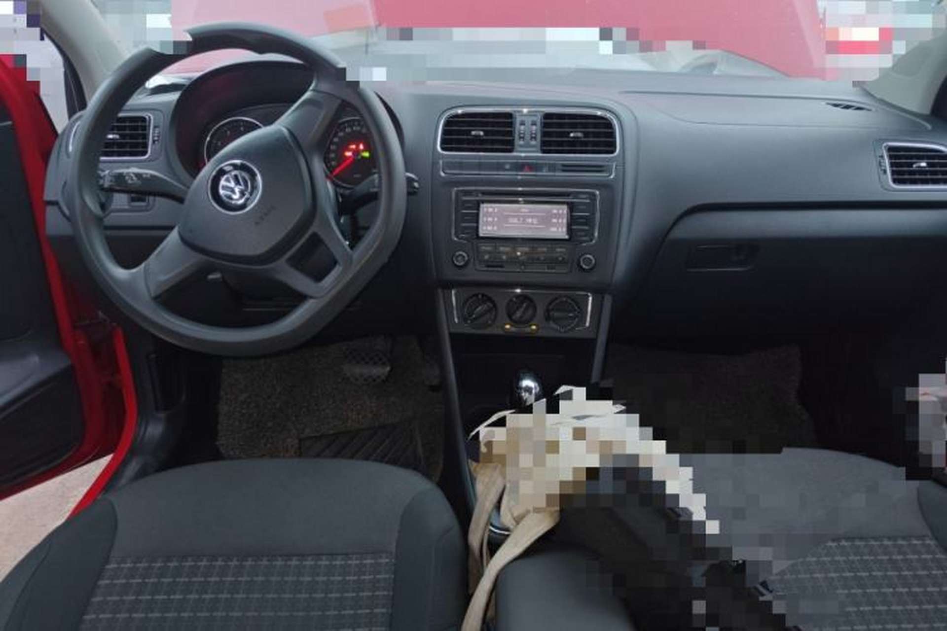 Used Volkswagen Polo 2014 1.6L Automatic Comfort Edition Center Console