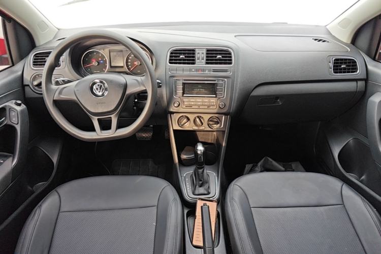 Used Volkswagen Polo 2014 1.6L Automatic Comfort Edition Center Console