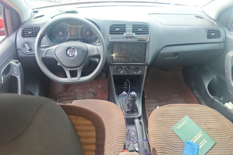 Used Volkswagen Polo 2014 1.4L Manual Fashion Edition Center Console
