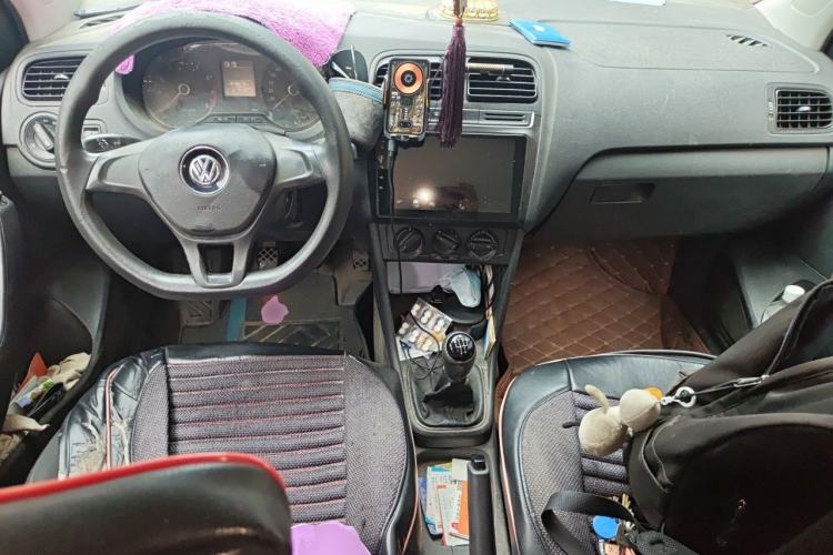 Used Volkswagen Polo 2014 1.4L Manual Fashion Edition Center Console