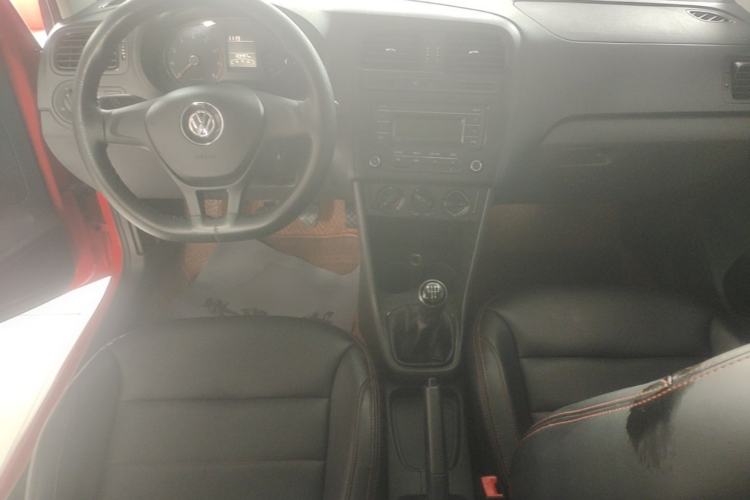 Used Volkswagen Polo 2014 1.4L Manual Fashion Edition Center Console