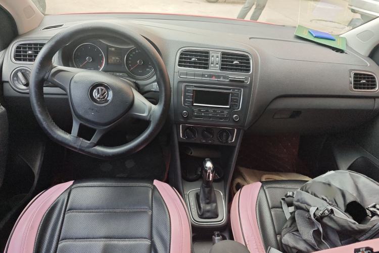 Used Volkswagen Polo 2014 1.4L Automatic Comfort Edition Center Console