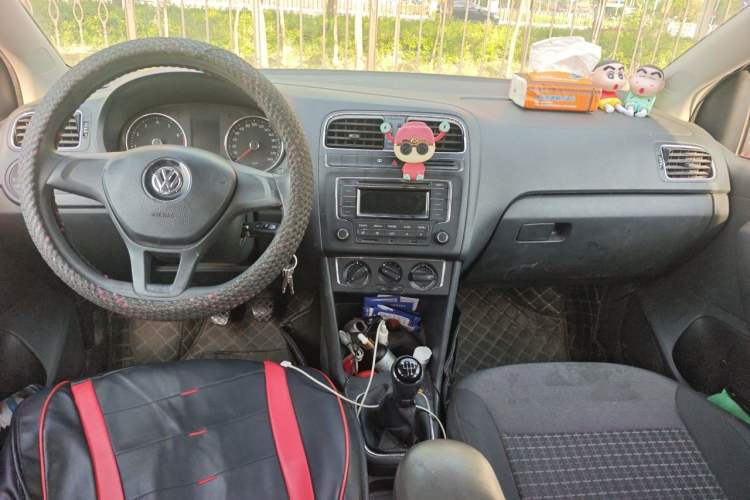 Used Volkswagen Polo 2014 1.4L Manual Comfort Edition Center Console