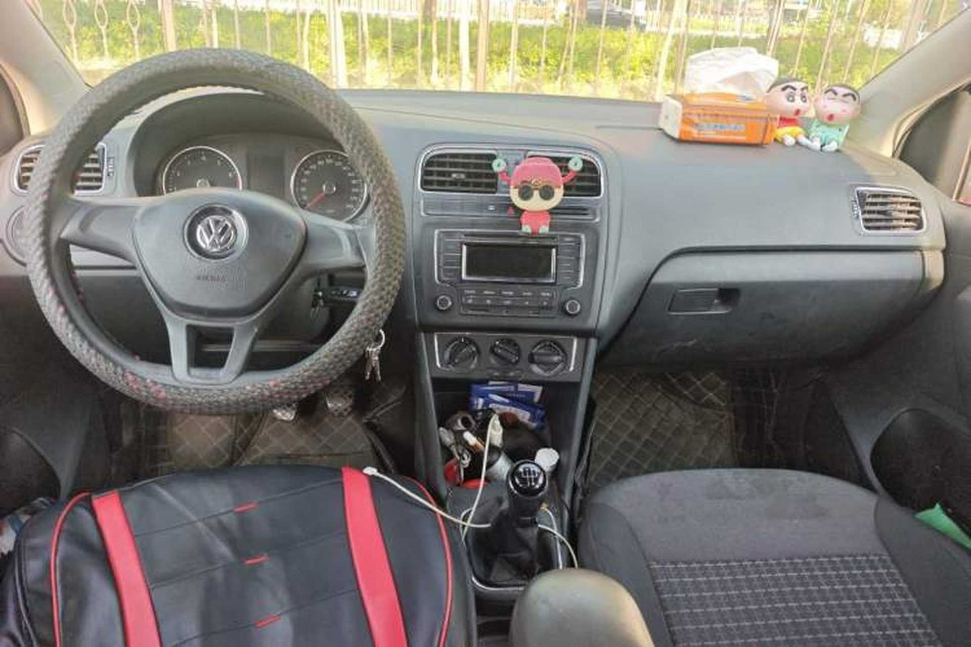 Used Volkswagen Polo 2014 1.4L Manual Comfort Edition Center Console