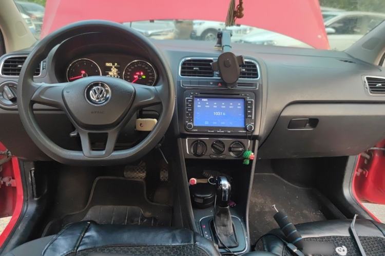 Used Volkswagen Polo 2014 1.6L Automatic Comfort Edition Center Console