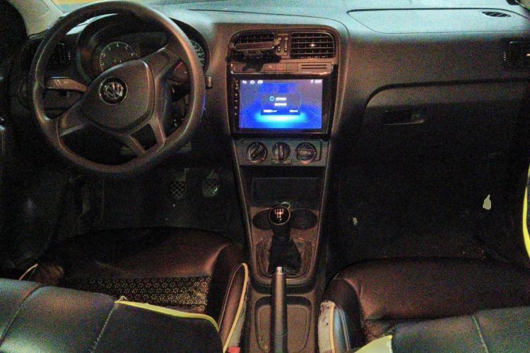 Used Volkswagen Polo 2014 1.4L Manual Fashion Edition Center Console