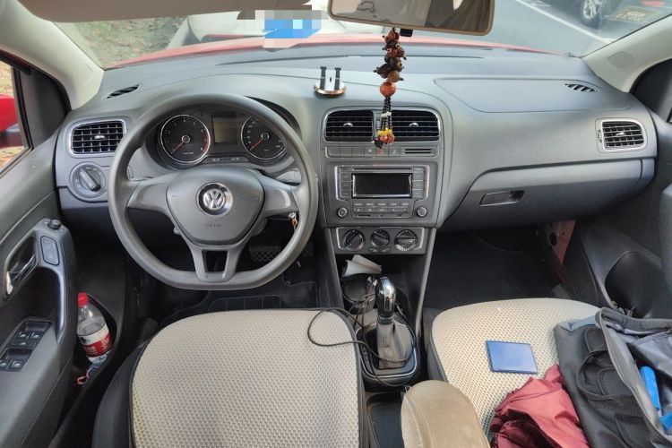 Used Volkswagen Polo 2014 1.6L Automatic Comfort Edition Center Console