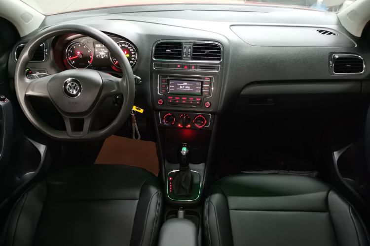 Used Volkswagen Polo 2014 1.6L Automatic Comfort Edition Center Console