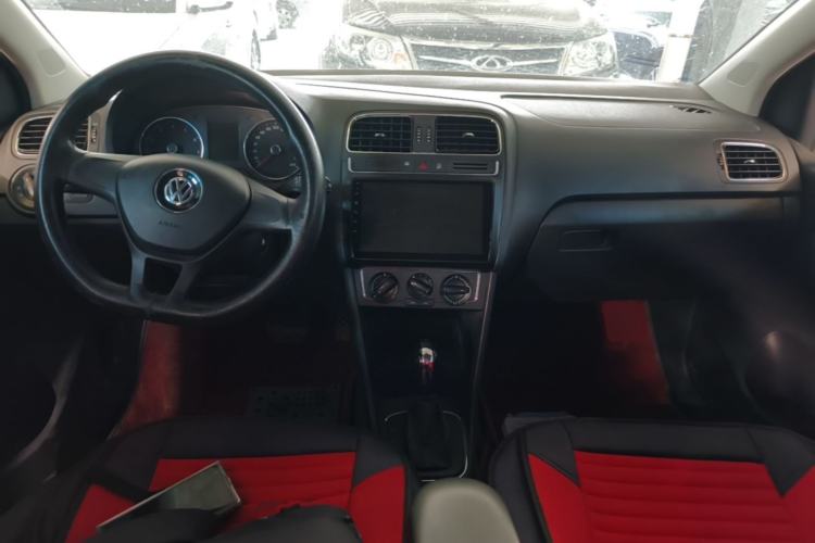 Used Volkswagen Polo 2014 1.4L Automatic Comfort Edition Center Console
