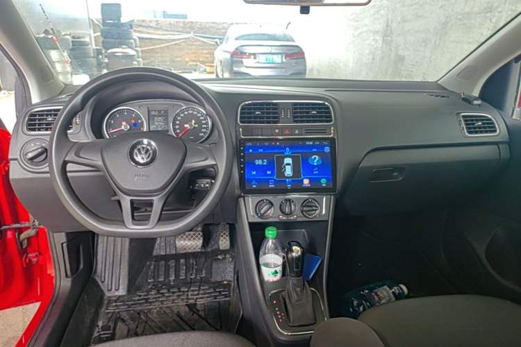Used Volkswagen Polo 2014 1.6L Automatic Comfort Edition Center Console
