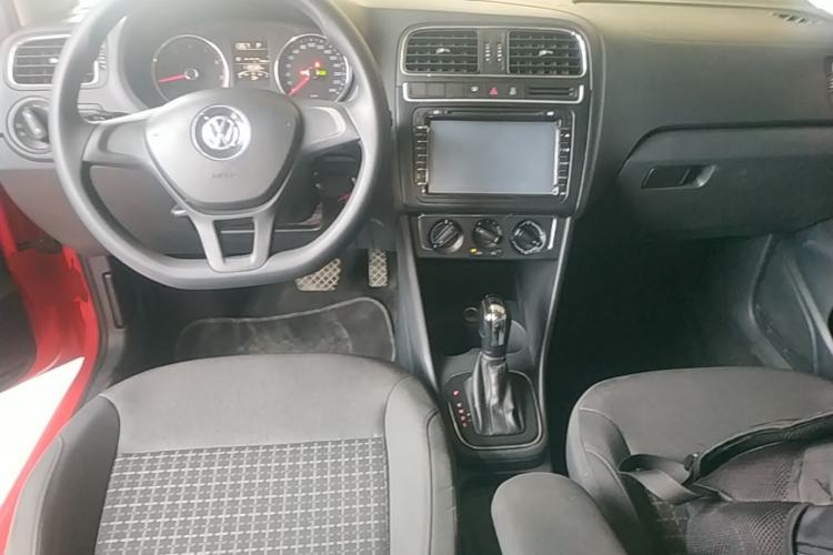 Used Volkswagen Polo 2014 1.4L Automatic Comfort Edition Center Console