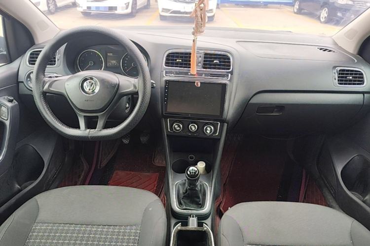 Used Volkswagen Polo 2014 1.4L Manual Comfort Edition Center Console